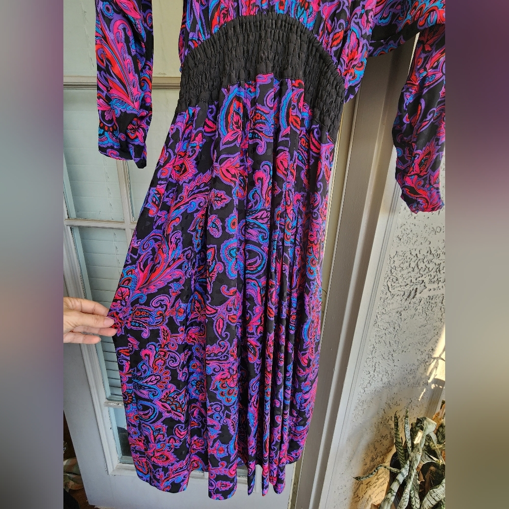 RARE vintage 80s Diane Freis SILK dress in a bold black &  purple paisley L - Picture 4 of 8